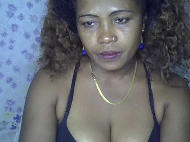 Sexywife1 live cam on BongaCams