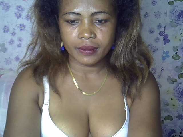 Sexywife1 live cam on BongaCams