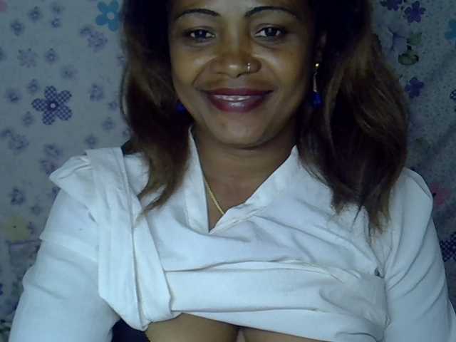 Sexywife1 live cam on BongaCams