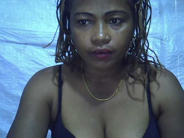 Sexywife1 live cam on BongaCams