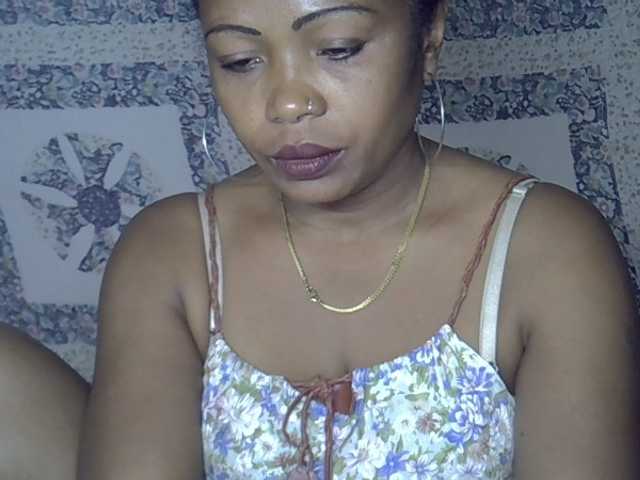 Sexywife1 live cam on BongaCams