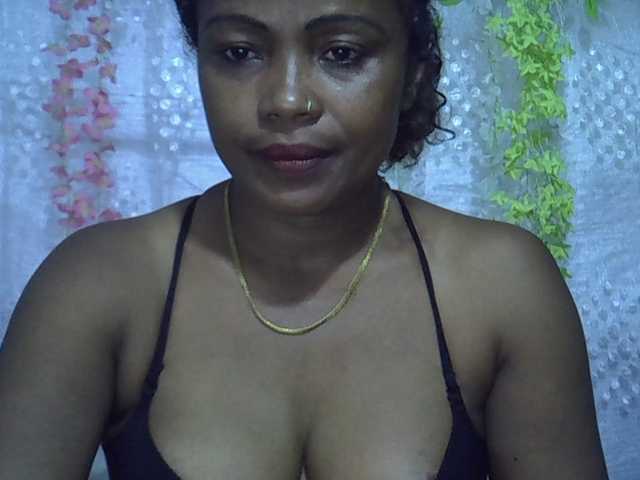 Sexywife1 live cam preview