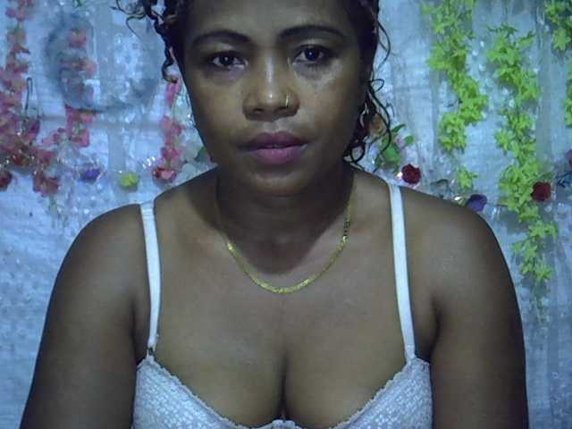 Sexywife1 live cam on BongaCams