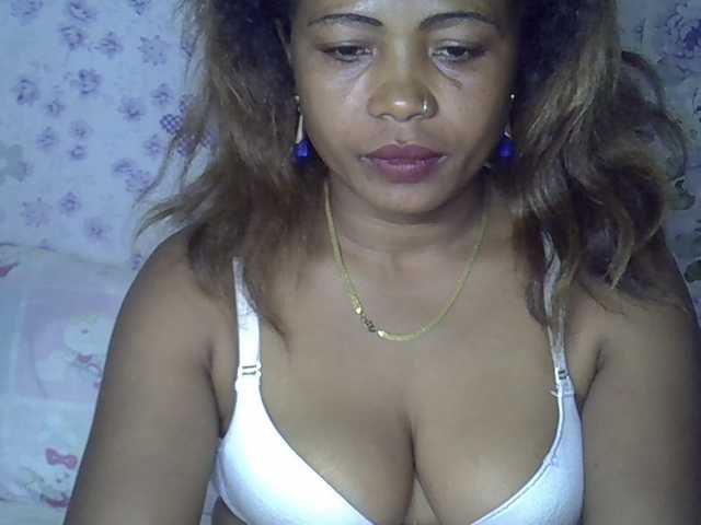 Sexywife1 live cam on BongaCams