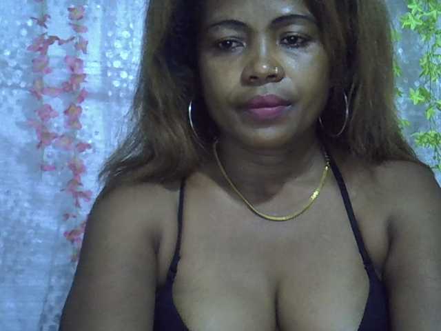 Sexywife1 live cam on BongaCams