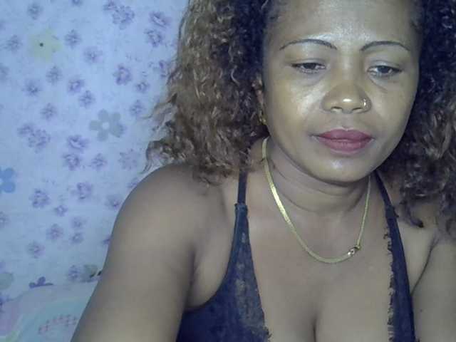 Sexywife1 live cam on BongaCams