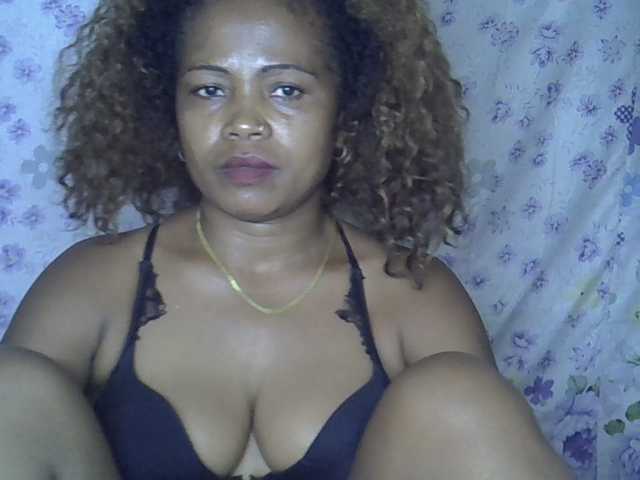 Sexywife1 live cam on BongaCams