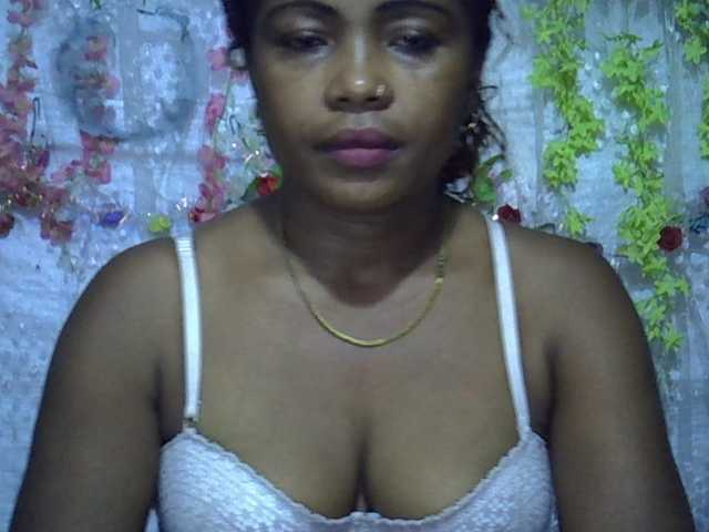 Sexywife1 live cam on BongaCams