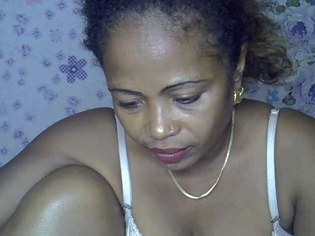 Sexywife1 live cam on BongaCams