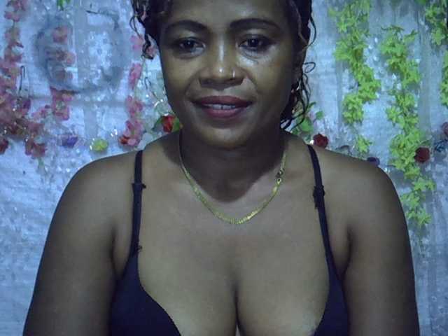 Sexywife1 live cam on BongaCams
