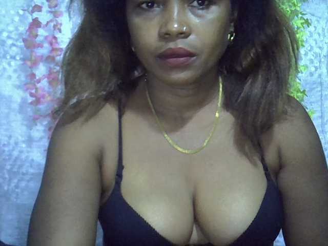 Sexywife1 live cam preview