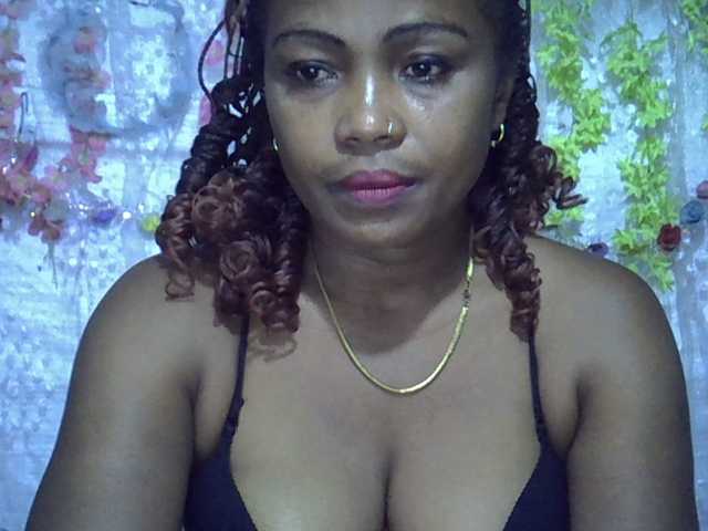 Sexywife1 live cam on BongaCams