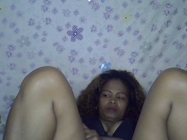 Sexywife1 live cam on BongaCams