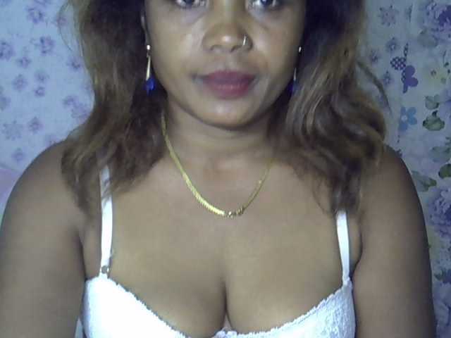 Sexywife1 live cam on BongaCams