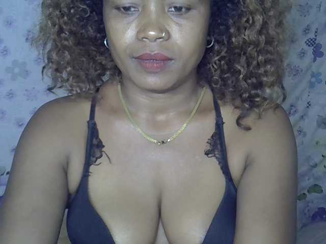 Sexywife1 live cam on BongaCams