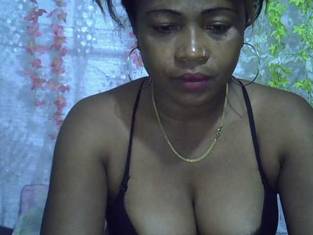 Sexywife1 live cam on BongaCams