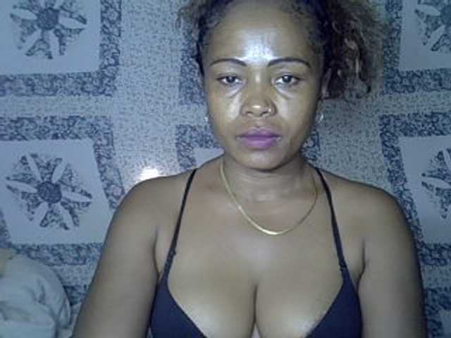 Sexywife1 live cam on BongaCams