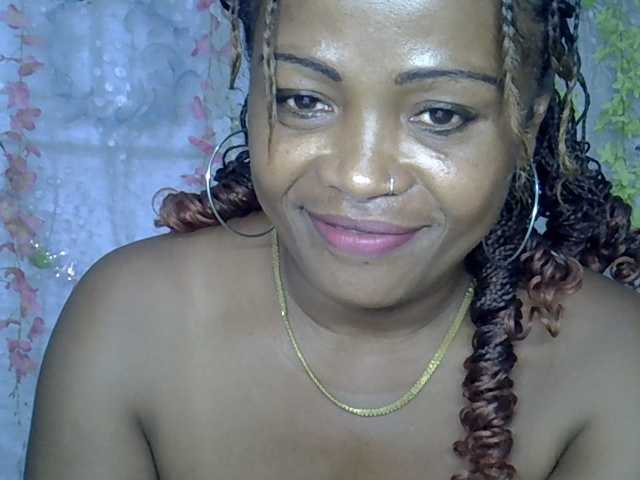 Sexywife1 live cam on BongaCams