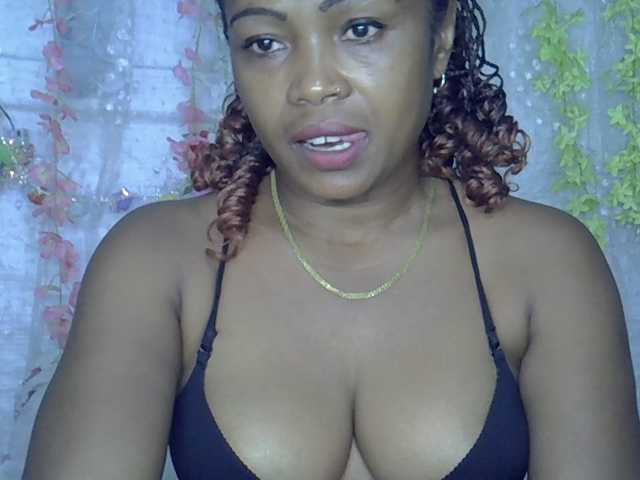 Sexywife1, en vivo ahora en BongaCams