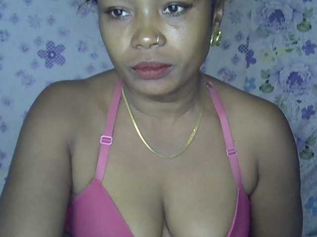 Sexywife1 live cam on UnifiedCams