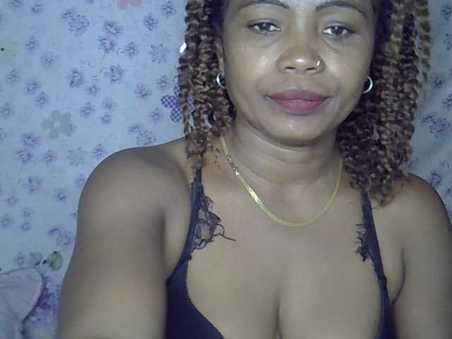 Sexywife1 live webcam show