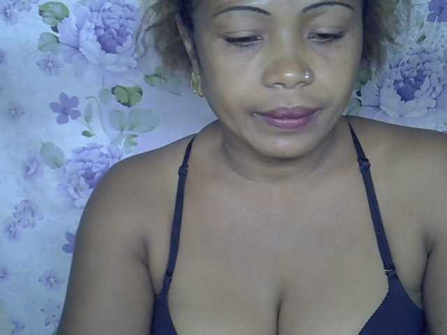Sexywife1 live cam on BongaCams