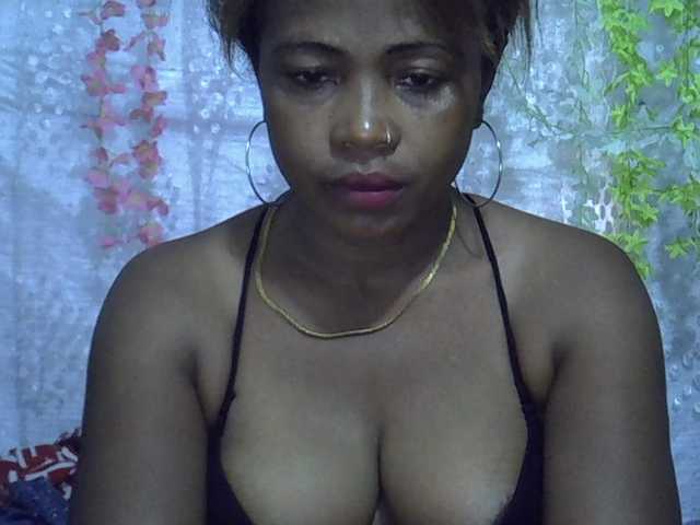 Sexywife1 live cam on BongaCams