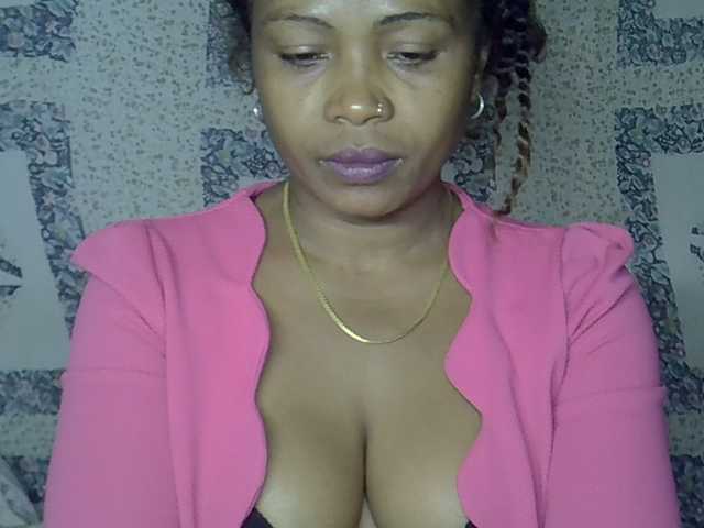 Sexywife1 live cam on BongaCams