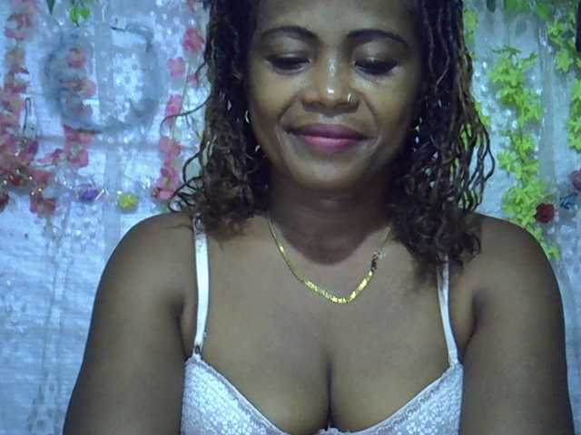 Sexywife1 live cam on BongaCams
