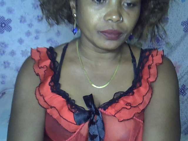 Sexywife1 live cam on BongaCams