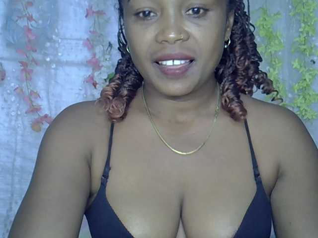 Sexywife1, en vivo ahora en BongaCams