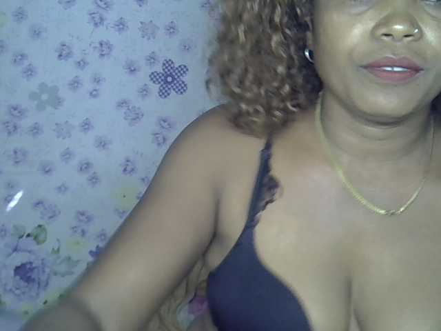 Sexywife1 live cam on BongaCams