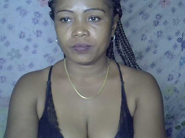 Sexywife1 live cam on BongaCams