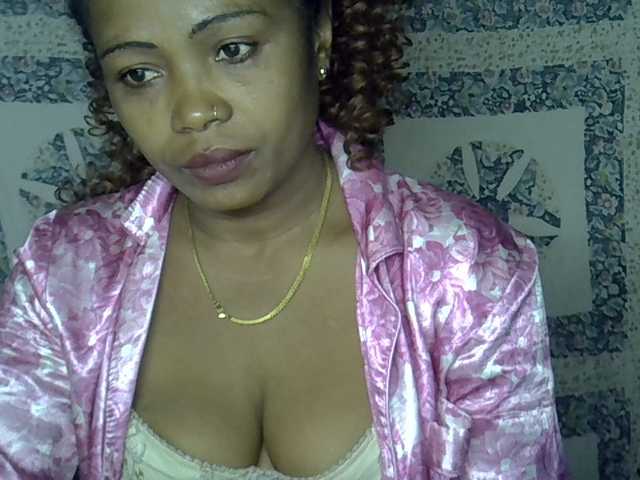 Sexywife1 live cam on BongaCams