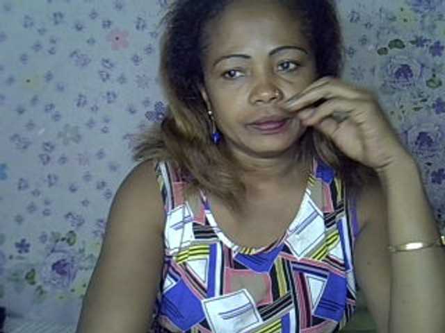 Sexywife1 live cam on BongaCams