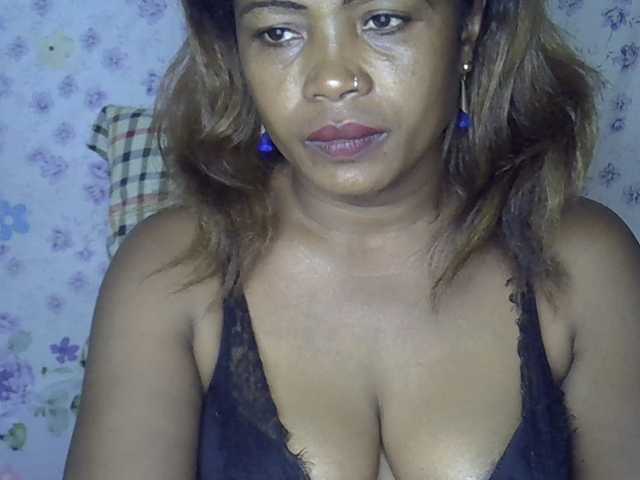 Sexywife1 live cam on BongaCams