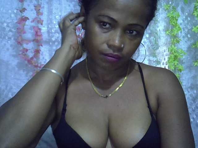 Sexywife1 live cam on BongaCams