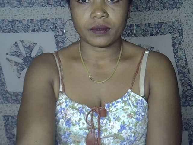 Sexywife1 live cam on BongaCams