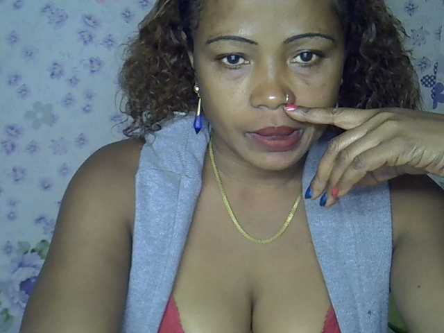 Sexywife1 live cam on BongaCams