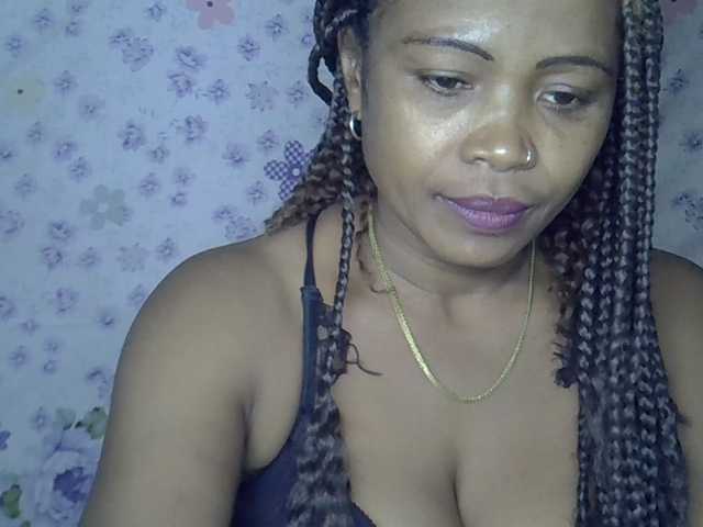 Sexywife1 live cam on BongaCams