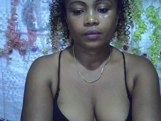 Sexywife1 live cam on BongaCams