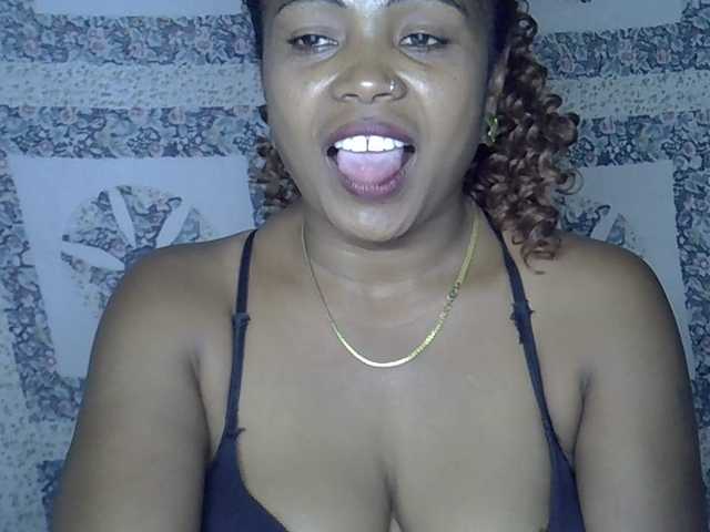 Sexywife1 live cam on BongaCams