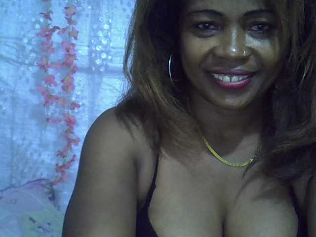 Sexywife1 live cam on BongaCams