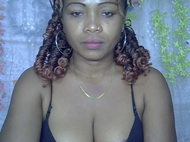Sexywife1 live cam on BongaCams