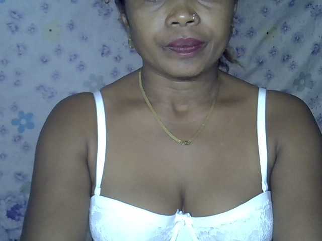 Sexywife1 live cam on BongaCams
