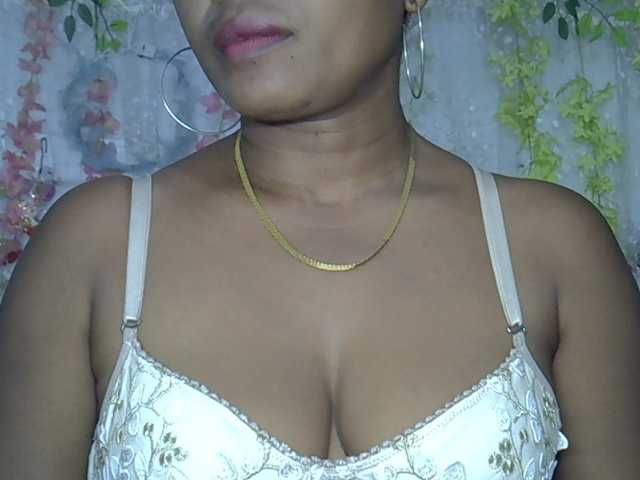 Sexywife1 live cam on BongaCams