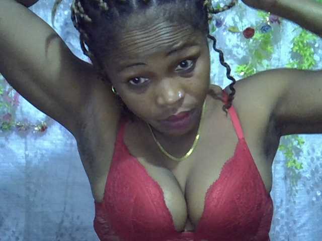 Sexywife1 live cam on BongaCams