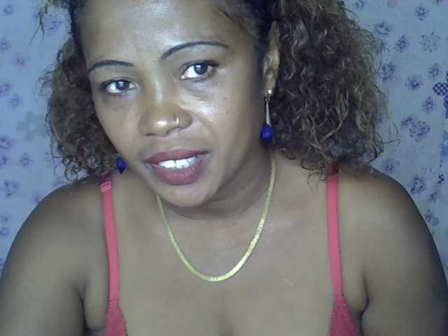 Sexywife1 live cam on BongaCams