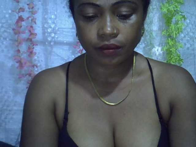 Sexywife1 live cam on BongaCams