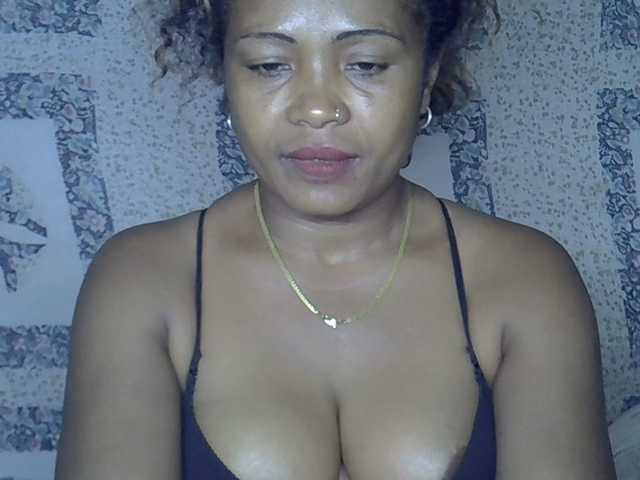 Sexywife1 live cam on BongaCams